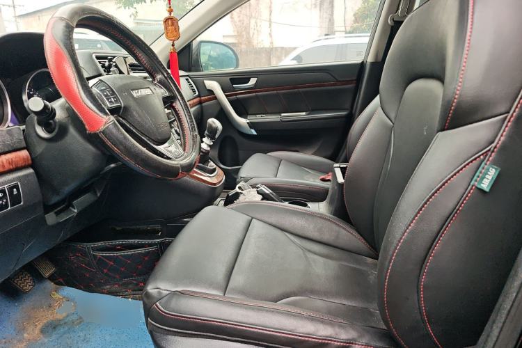 Used Haval H6 2015 Revised Version Sport Edition 1.5T Manual Transmission Two-Wheel Drive Elite Grade