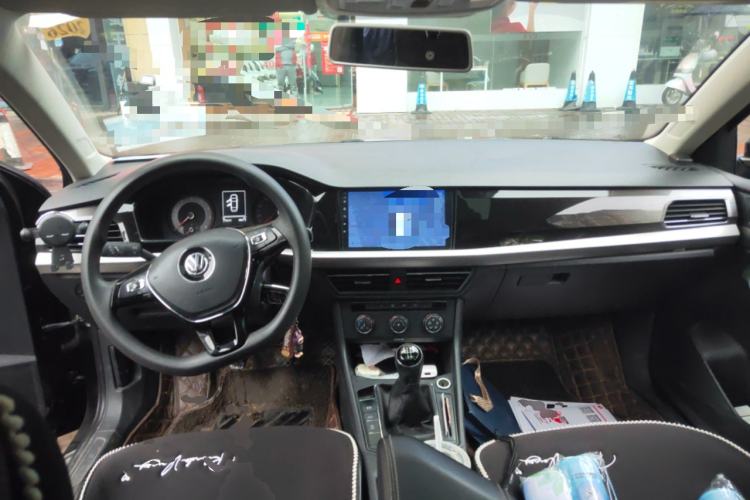Used Volkswagen Lavida 2018 1.5L Manual Comfort Edition China V Standard Center Console