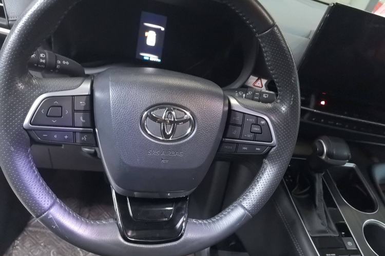 Used Toyota Sienna 2023 2.5L Hybrid Deluxe Edition
