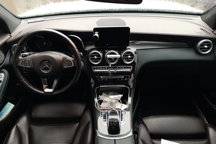 Used Mercedes-Benz GLC 2017 GLC 260 4MATIC Luxury Model
