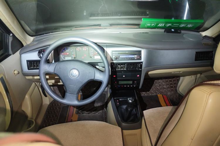 Used Volkswagen Santana Vista 2008 1.8L Manual Comfort Edition Center Console