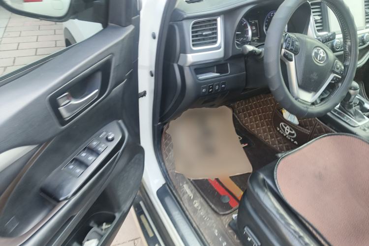 Used Toyota Highlander 2018 2.0T Four-Wheel Drive Luxury Edition 7 Seats China V Emission Standard
