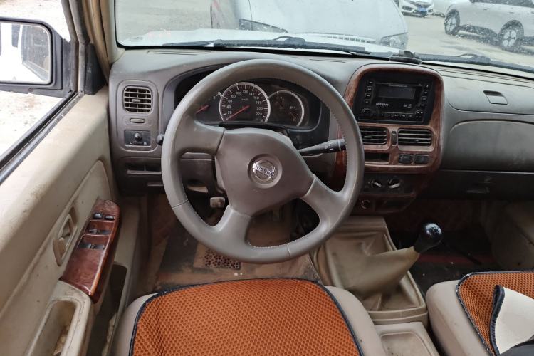 Used Nissan D22 2013 2.4L Gasoline Two-Wheel-Drive Standard Model