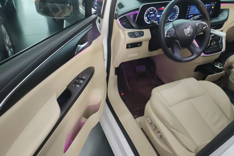 Used Buick GL8 2022 ES Landtrek 653T Luxury Edition