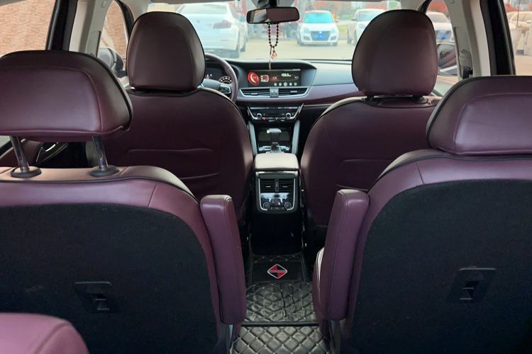 Used BORGWARD BX7 2016 28T Two-Wheel Drive Luxury Version 6 Seats Interior 12