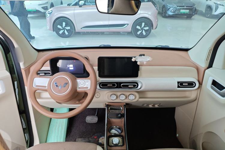 Used Wuling Hongguang MINIEV 2024 3rd Generation 215km Advanced Version
