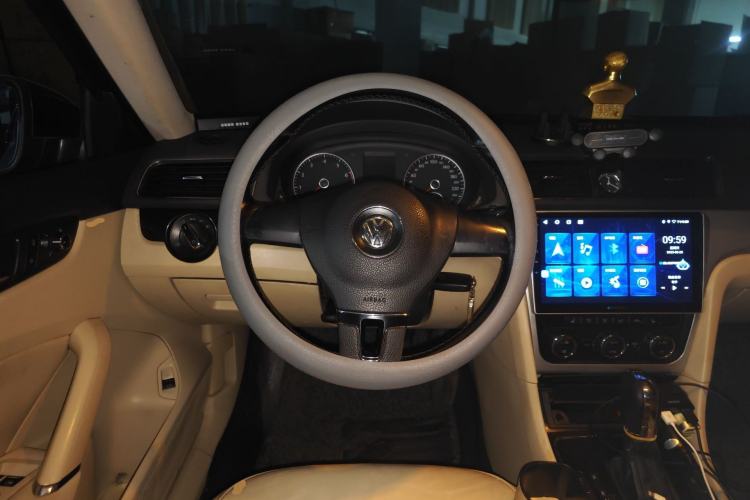 Used Volkswagen Passat 2013 1.8TSI DSG Prestige Edition Steering Wheel