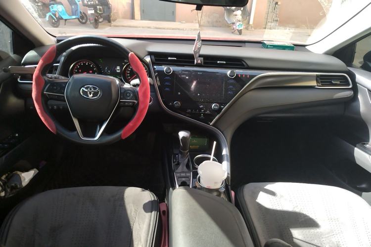 Used Toyota Camry 2019 2.0S FENGSHANG Version China VI Standard Center Console