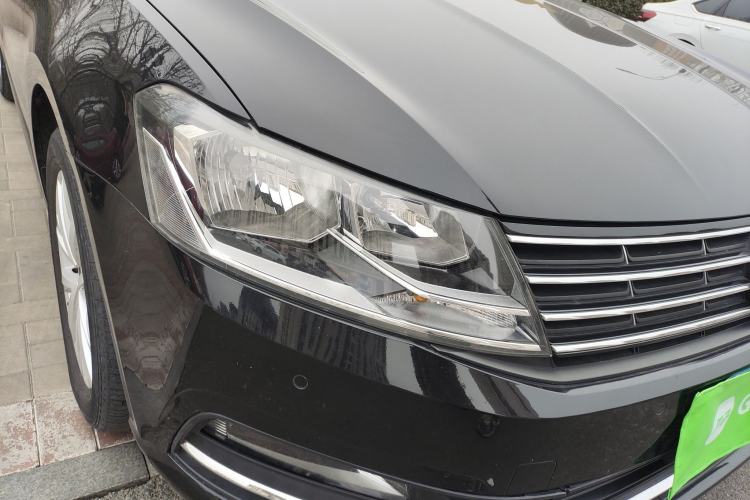 Used Volkswagen Lavida 2015 1.6L Manual Comfort Edition
