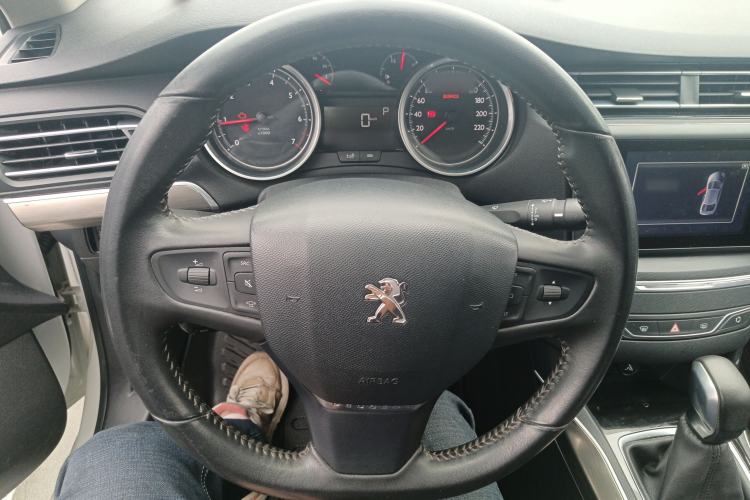 Used Peugeot 408 2016 1.6T Automatic Luxury Edition Steering Wheel