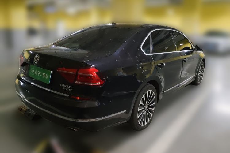 Used Volkswagen Passat 2017 330TSI DSG Luxury Edition
