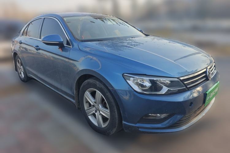 Used Volkswagen Lamando 2015 230TSI DSG Fashion Edition Front Right 45 Deg