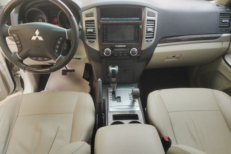 Used Mitsubishi Pajero 