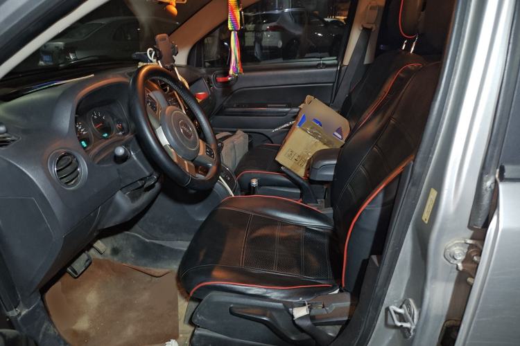 Used Jeep Compass 2011 2.4L Four-wheel Drive Classic Upgrade Edition
