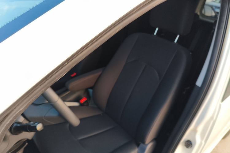 Used JAC Refine M3 2023 1.8L 7/8-Seater Comfort Edition