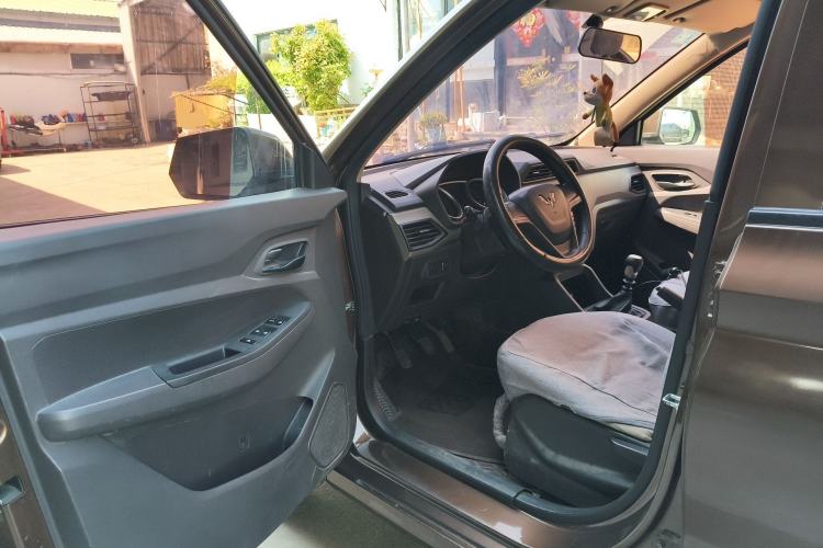 Used Wuling Hongguang 2019 1.5L S Standard Version China VI LAR Driver Seat