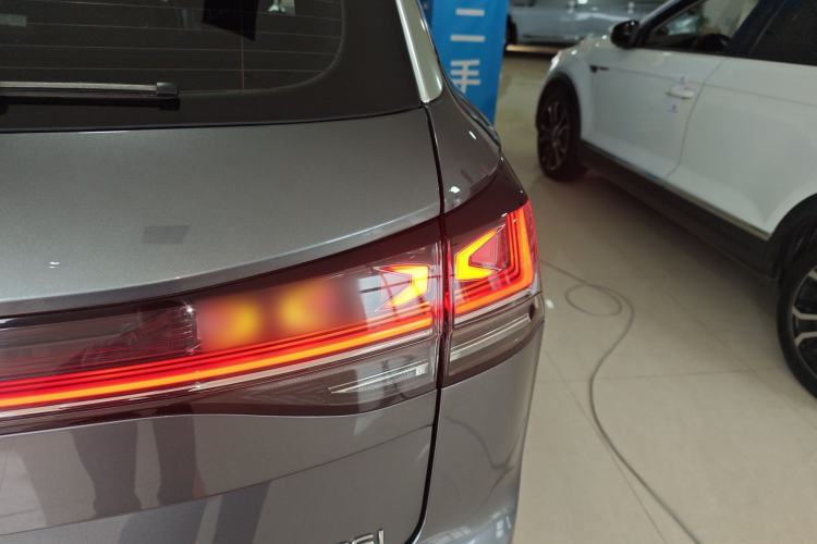 Used Volkswagen Tayron 2023 300TSI Two-Wheel-Drive Luxury Plus Advanced Edition Right Rear Taillight