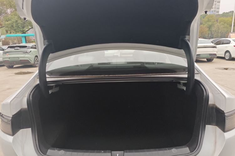 Used BYD Seal 05 DM-i 2025 DM-i Intelligent Drive 120KM Flagship Model Trunk