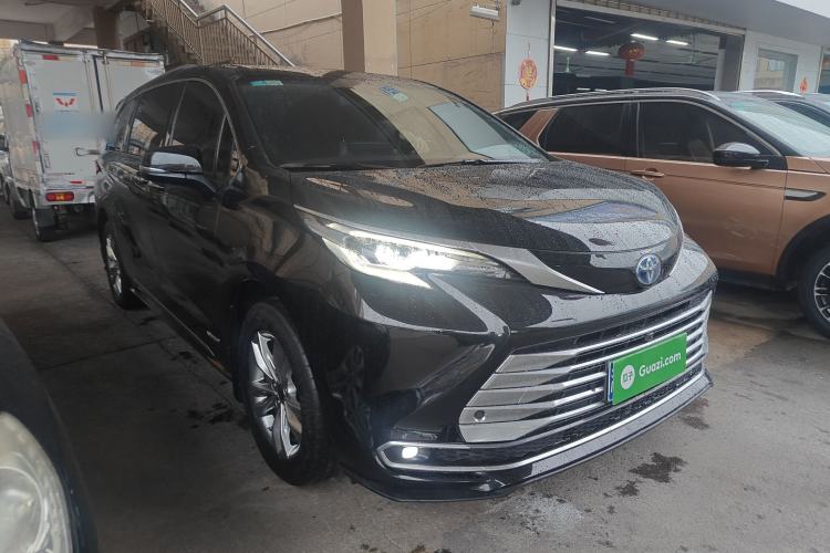 Used Toyota SIENNA 2021 2.5L Hybrid Platinum Edition
