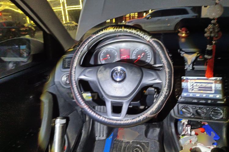 Used Volkswagen Santana 2016 1.6L Manual Fashion Edition Steering Wheel