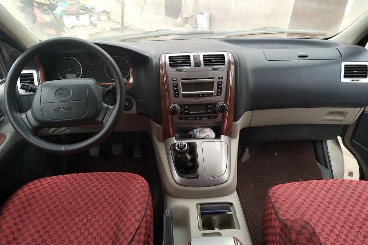 Used Jinbei Grace 2015 2.0L Classic Edition Standard Model Long Wheelbase 7/9 Seats Center Console