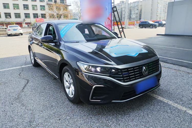 Used Volkswagen Passat New Energy 2025 430 PHEV Hybrid Business Edition Front Right 45 Deg