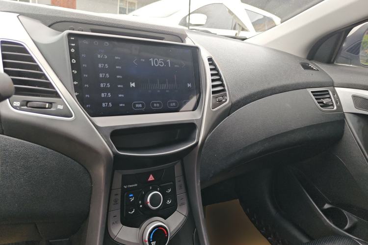 Used Hyundai Elantra (5th Generation / Langdong) 2016 1.6L Automatic Smart Version
