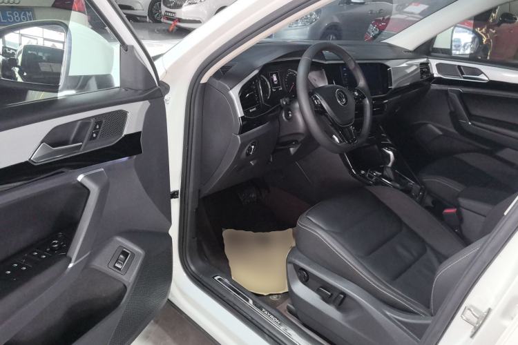 Used Volkswagen Tayron 2022 280TSI Two-Wheel Drive Luxury Smart Connectivity Version
