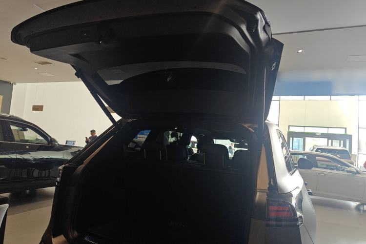 Used Volkswagen Teramont 2025 Tiguan Pro 450TSI Four-Wheel Drive Summit Edition
