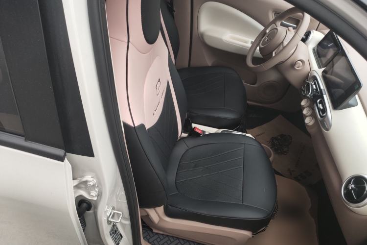 Used Wuling Hongguang MINIEV 2025 Four-Door Version Zhenxiang+ Edition Right Front Seat