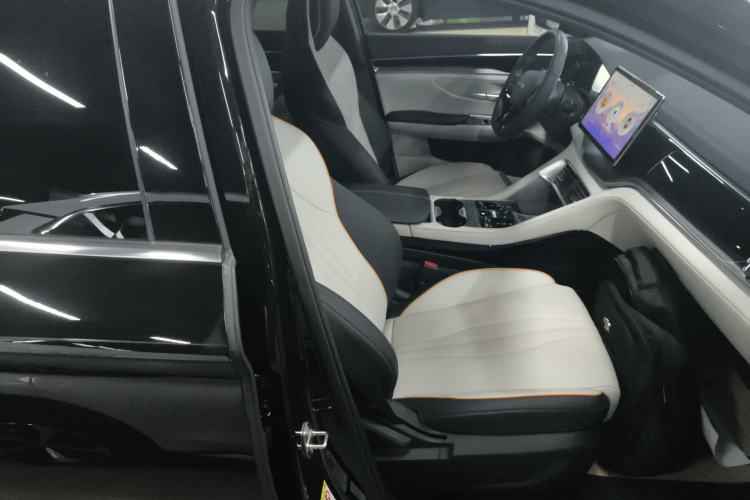 Used BYD Song PLUS New Energy 2024 Honor Edition EV 520km Luxury Model Right Front Seat