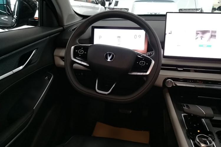 Used CHANGAN CS75 PLUS 2026 Model, Smart Champion Edition 1.5T New Blue Whale Smart Navigation Version
