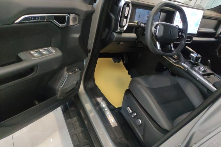 Used JETOUR Traveler 2023 2.0T All-Wheel Drive Conquer PRO Driver Seat