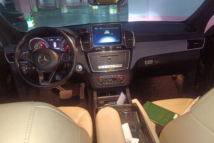 Used Mercedes-Benz GLE Coupe 2017 GLE 400 4MATIC Coupe SUV Center Console