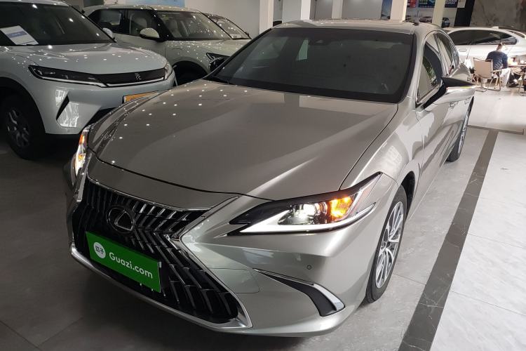 Used Lexus ES 2022 200 Excellence Edition
