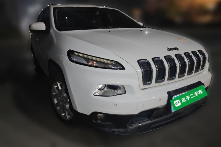 Used Jeep Cherokee 2016 2.4L Leading Smart Version
