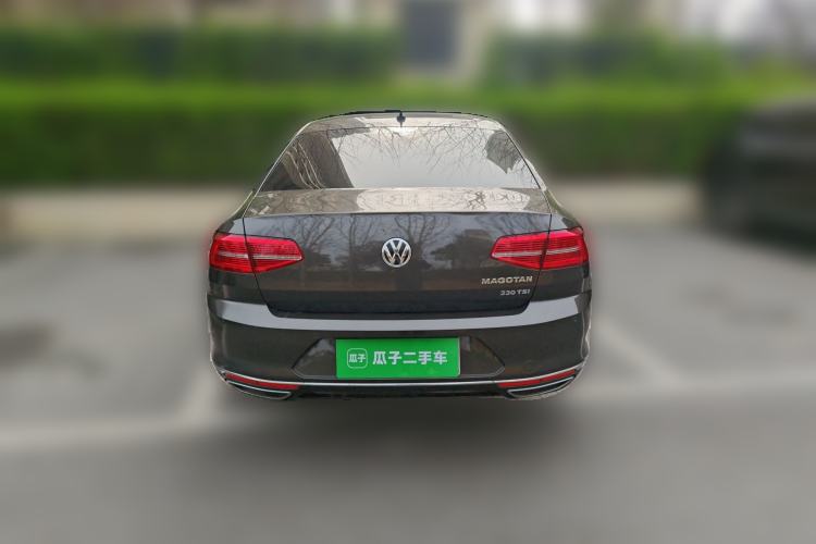 Used Volkswagen Magotan 2017 330TSI DSG Luxury Model Rear