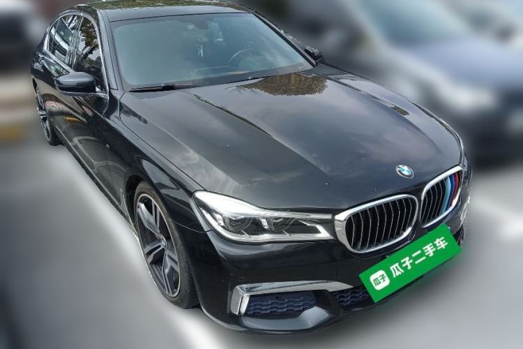 Used BMW 7 Series 2018 740Li M Sport Package Leading Model Front Right 45 Deg