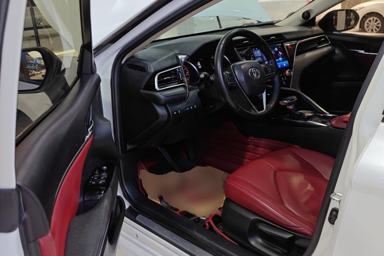 Used Toyota Camry 2018 2.0S FENGSHANG Edition
