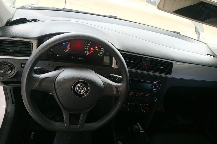 Used Volkswagen Santana 2015 Haval H6 1.6L Automatic Luxury Model Center Console