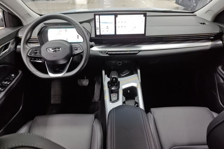 Used Geely Auto Emgrand L HiP 2022 1.5TD-DHT Pro 100KM Super Clean Center Console