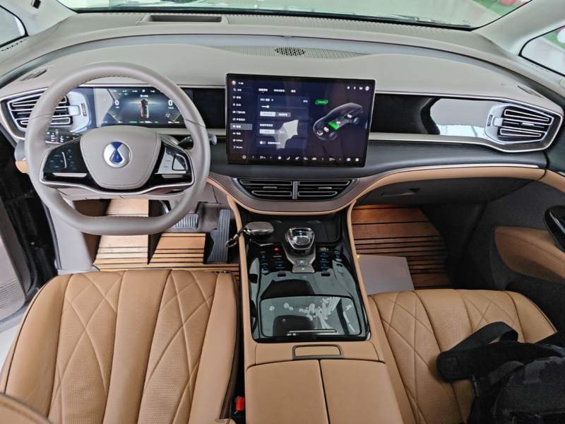 Used Denza D9 2022 DM-i 970 Four-Wheel Drive Flagship Model — 9