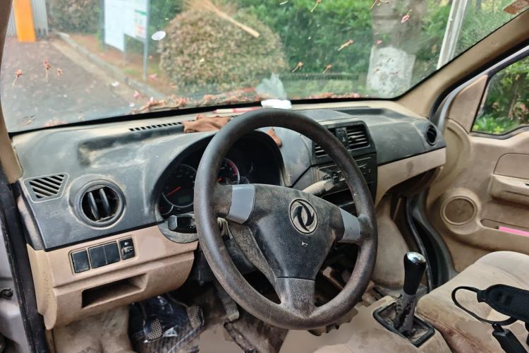 Used Dongfeng Xiaokang C36 2019 1.5L Base Version II China VI DK15 Center Console