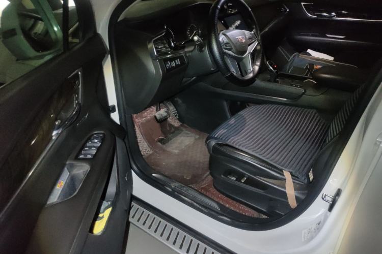 Used Cadillac XT5 2018 25T Luxury Model
