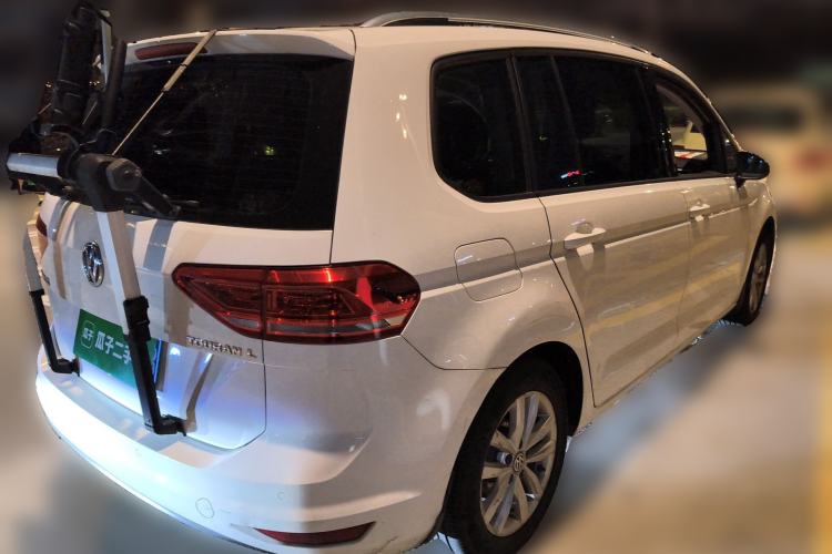 Used Volkswagen Touran 2016 Volkswagen Touran L 280TSI DSG Comfort Edition Rear Right 45 Deg