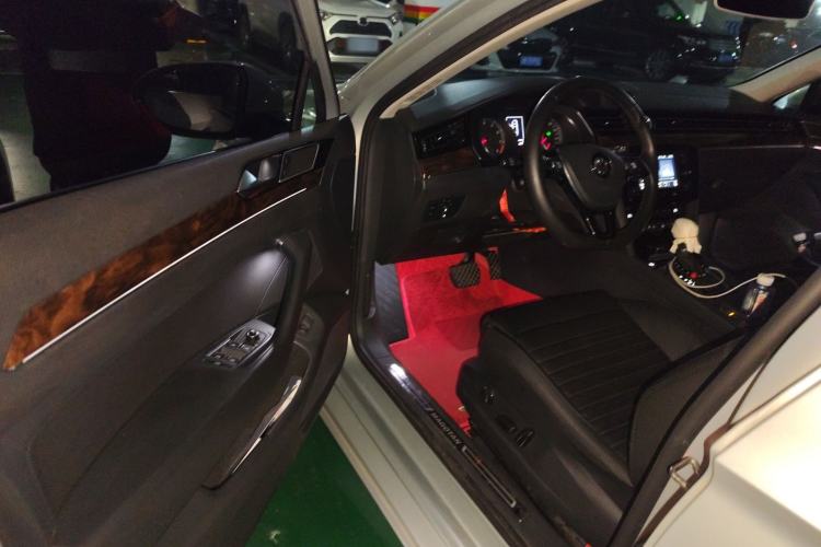 Used Volkswagen Magotan 2018 Facelift 330TSI DSG Luxury Model
