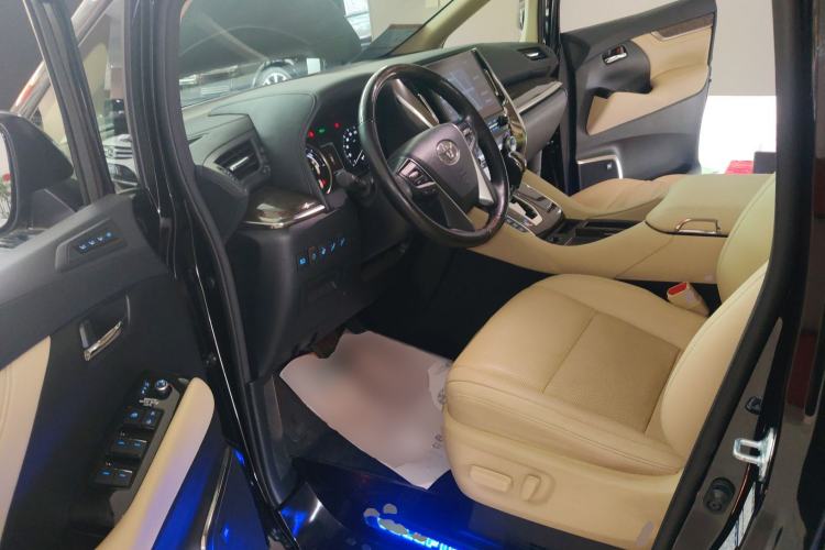 Used Toyota Vellfire 2021 Crown Dual-Engine 2.5L HV Prestige Edition Left Front Seat