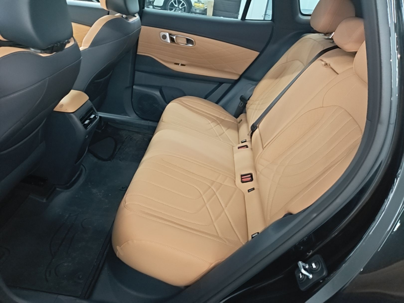 Geely Galaxy Xingjian 7 EM-i 2025 120km Exploration+ Version — снимка 20