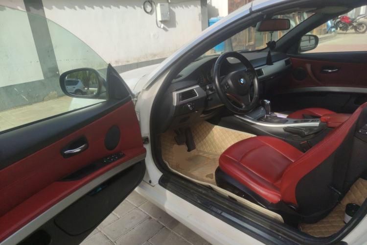 Used BMW 3 Series 2011 320i Convertible Coupe
