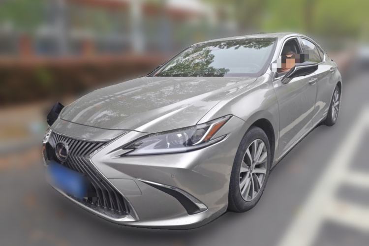 Used Lexus ES 2020 300h Premier Edition